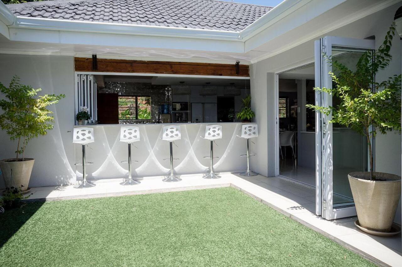 Luxury Upmarket Guesthouse 20 On 4Th Rustenburg Exterior photo