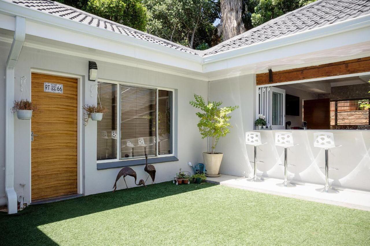 Luxury Upmarket Guesthouse 20 On 4Th Rustenburg Exterior photo